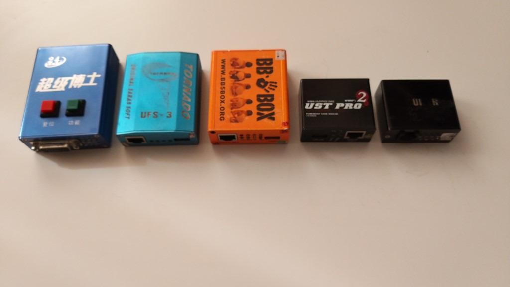 5 عدد باکس فلش موبایل به همراه تعدادی کابل فلش