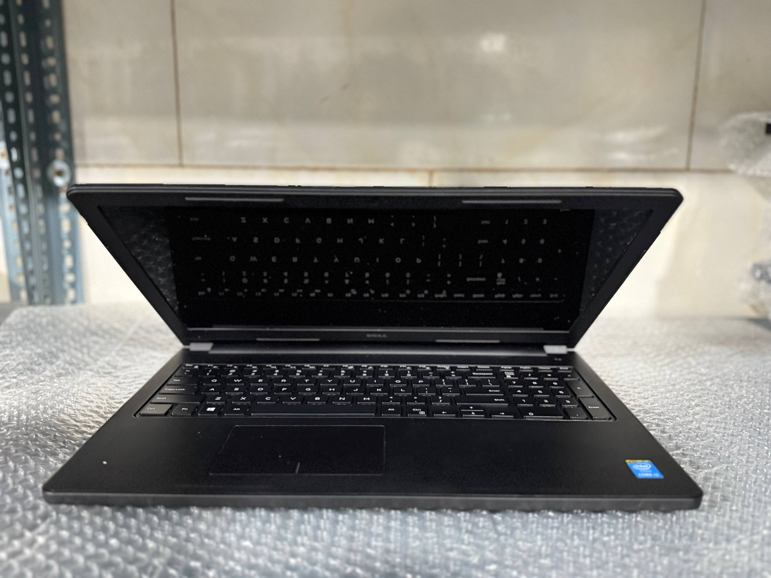 DELL Inspiron 3558