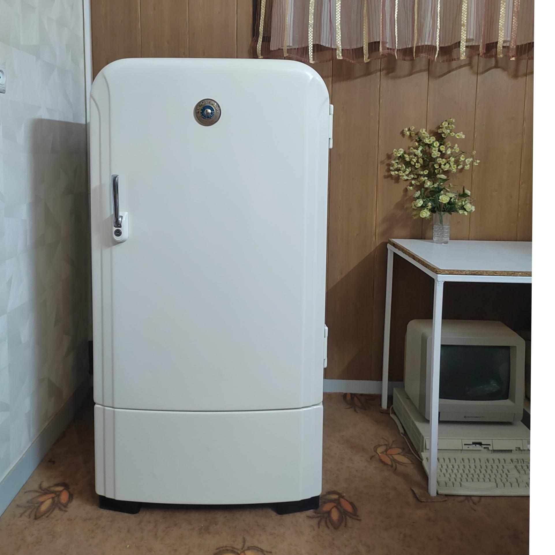 یخچال نفتی الکترولوکس electrolux oil refrigrator
