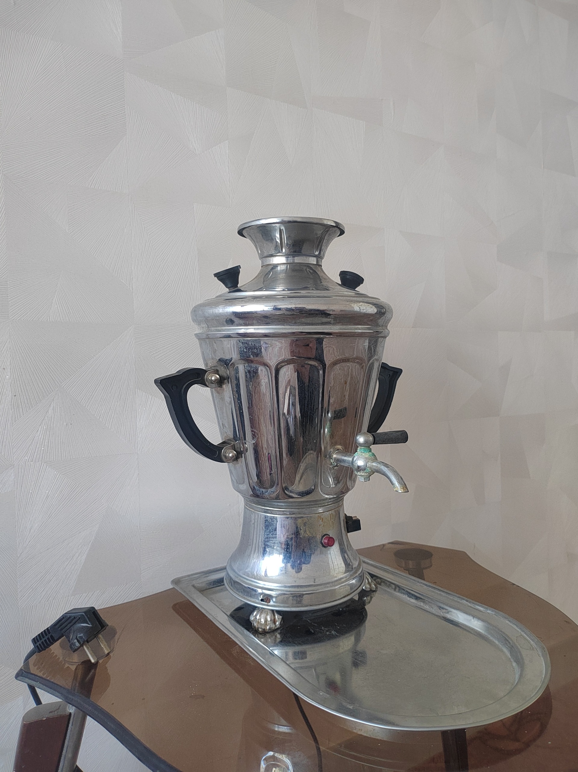 سماور برقی قدیمی