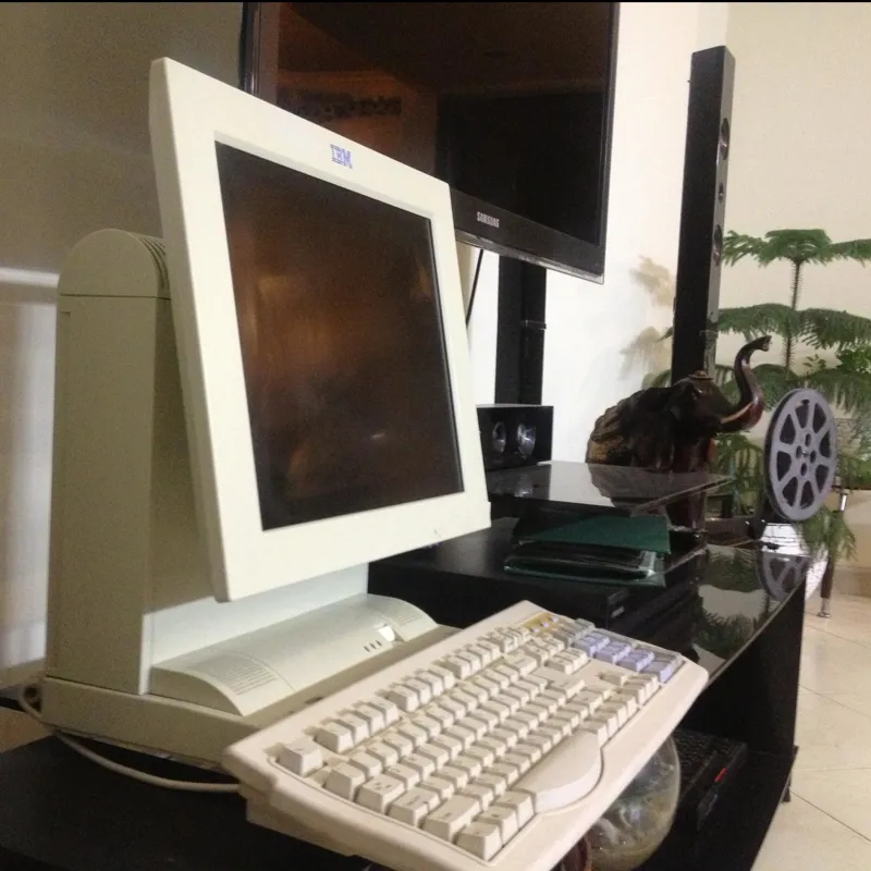 کامپیوتر قدیمی IBM vintage computer