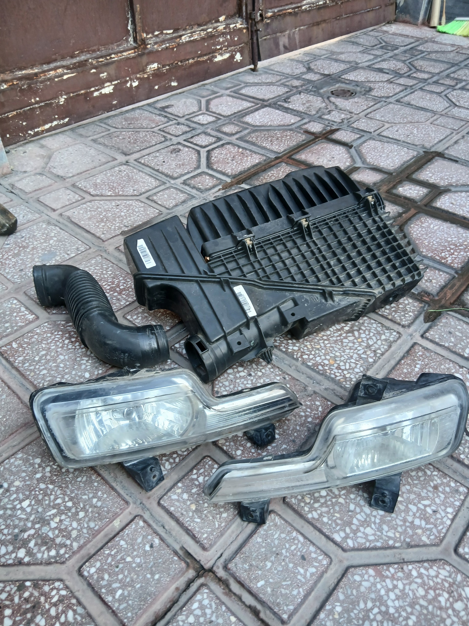 چراغ مه شکن و هواکش دنا