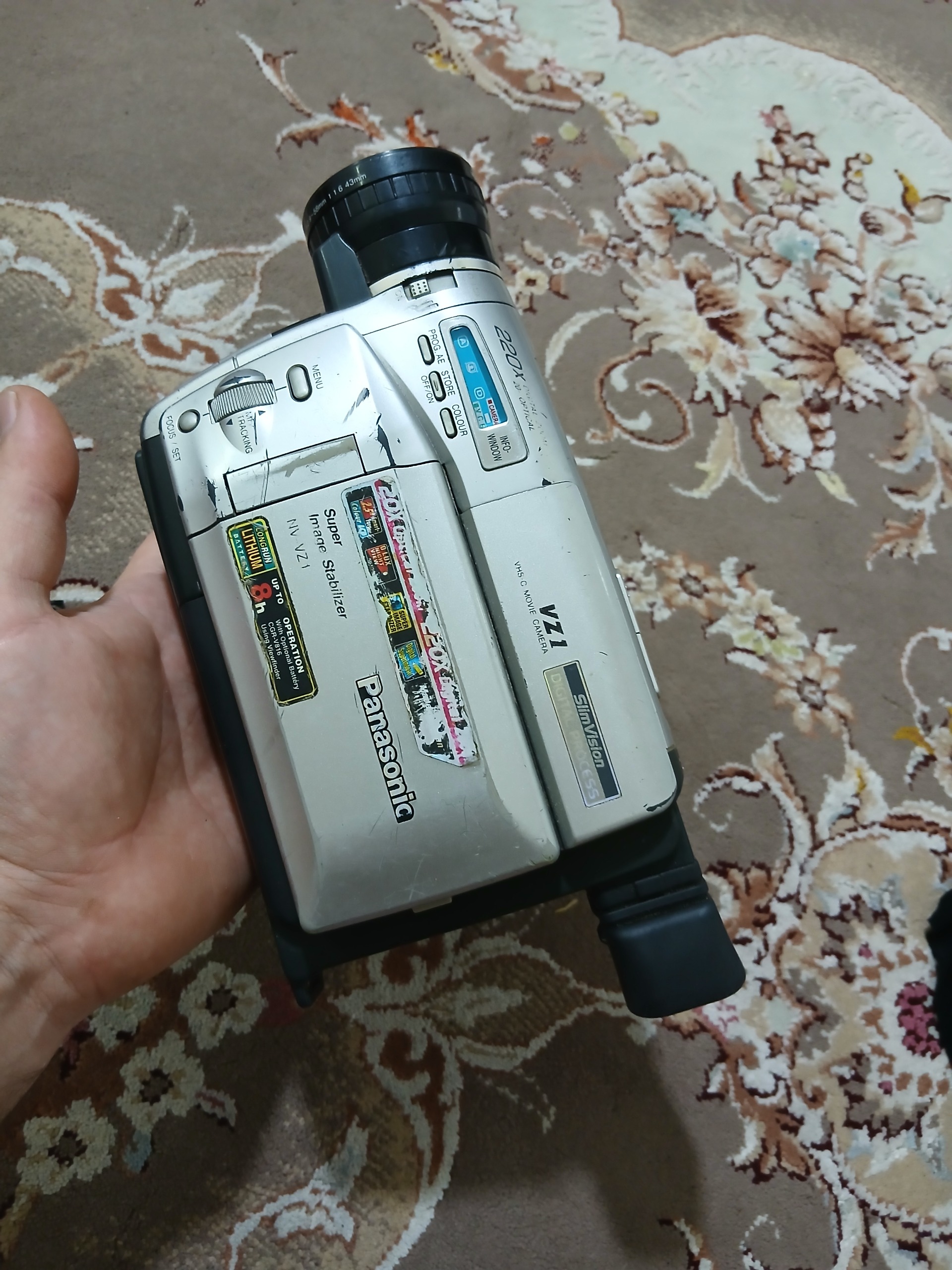 دوربین فیلم برداری بزرگ پاناسونیک