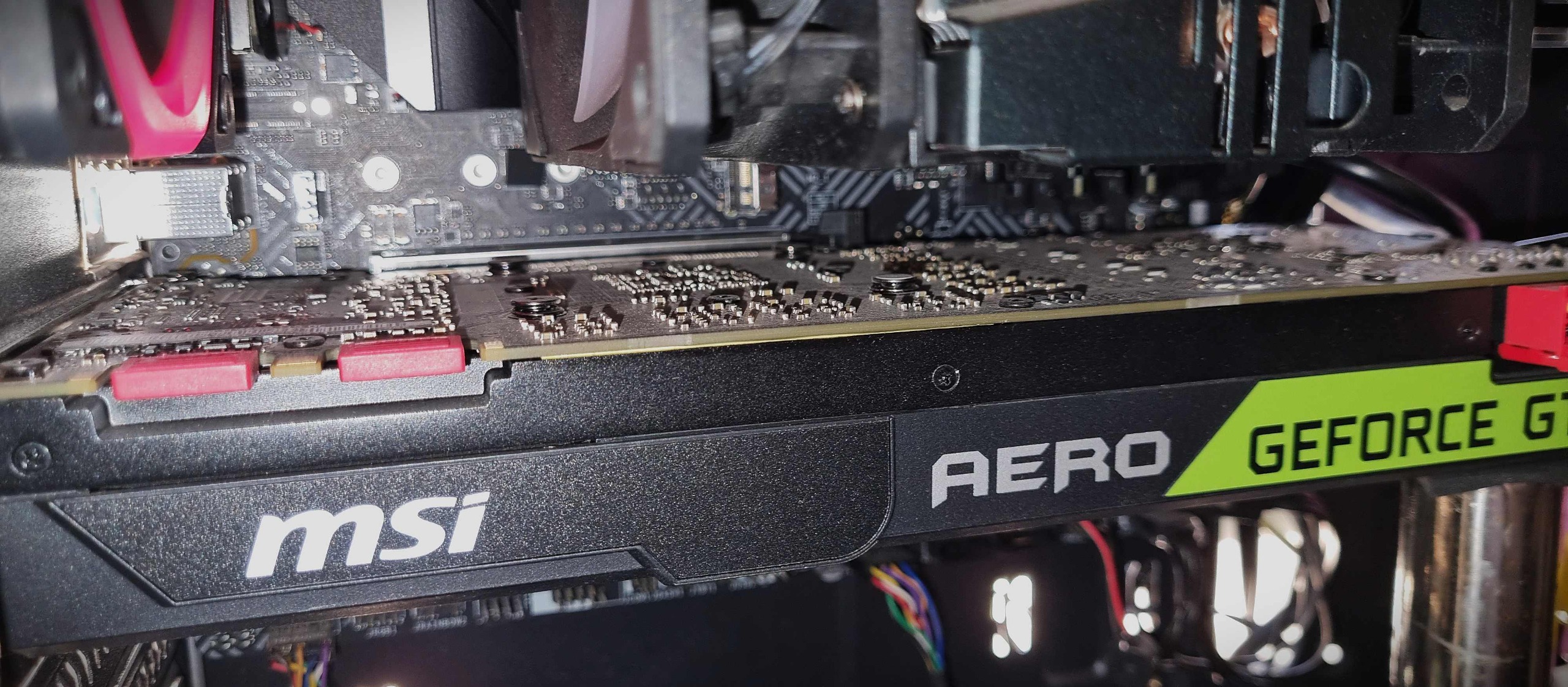 msi Aero 1080 ti OC 11GB دارای پل SLR