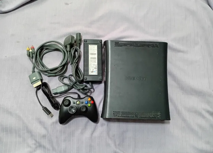 ایکس باکس 360 با دسته اکبند سیم دار