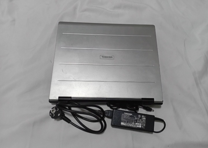 لپ تاپ توشیبا هارد 250 رم 2 گیگ DDR2