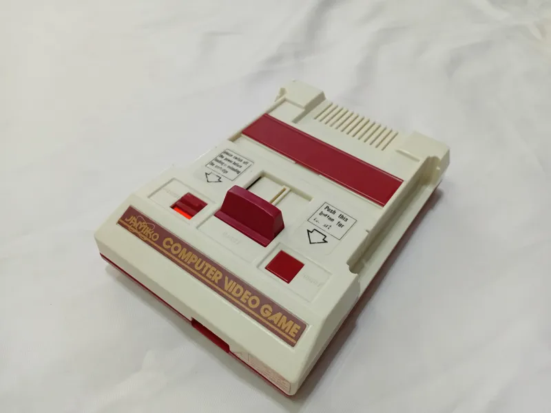 قاب خالی کمیاب میکرو مدل فامیکام