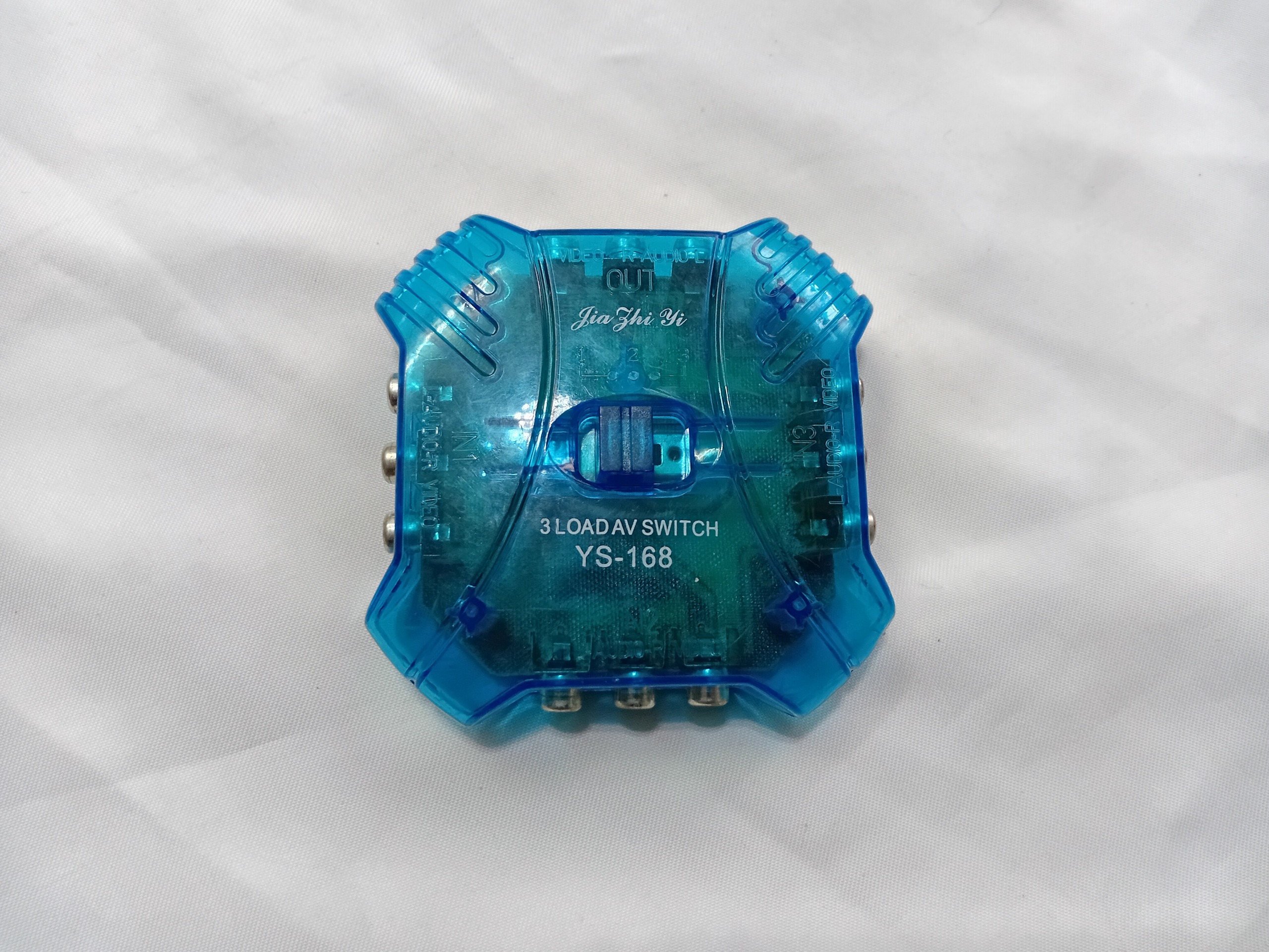 تبدیل AV یک به 3 مناسب کنسول بازی