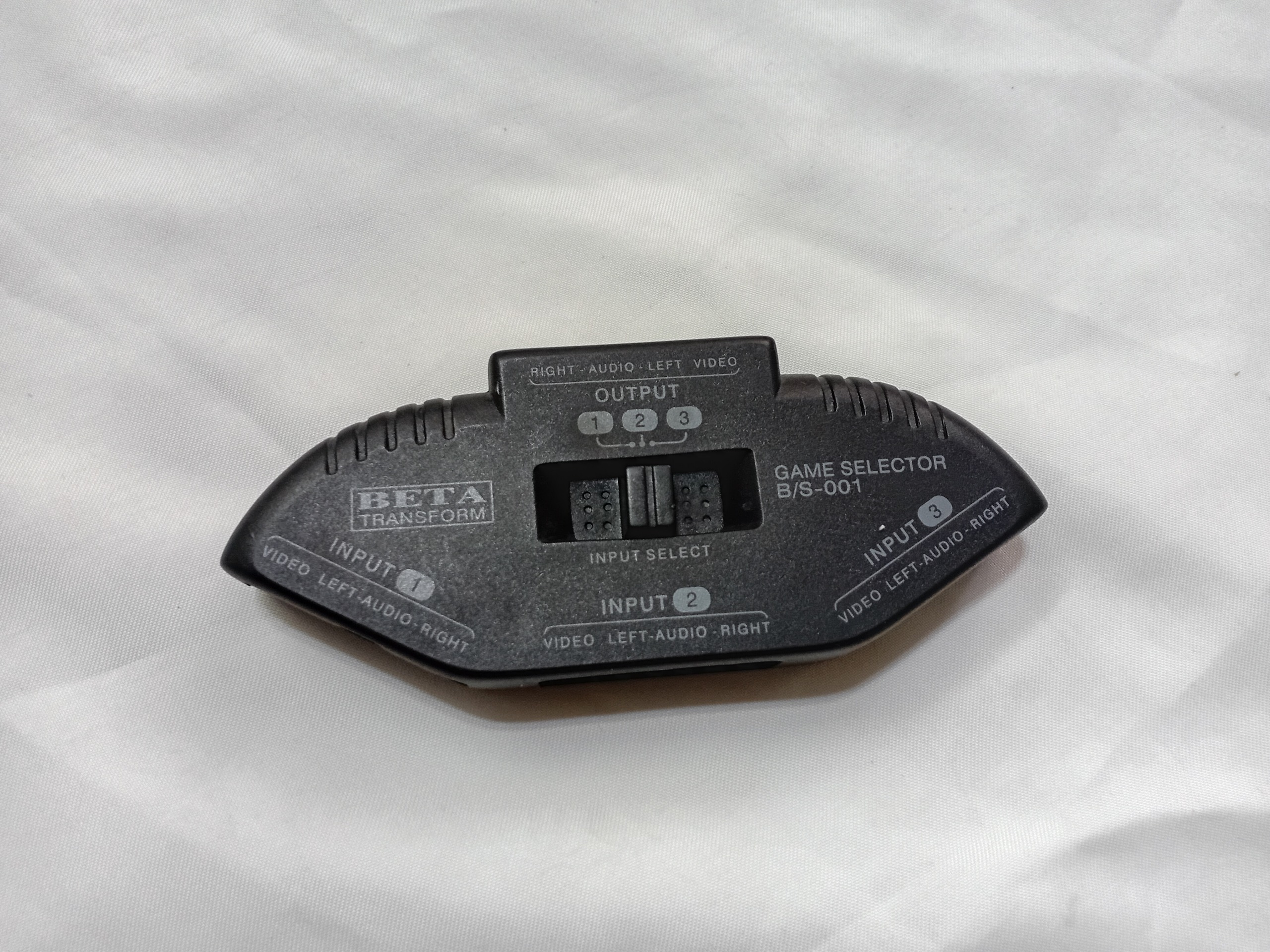 تبدیل AV یک به سه مناسب کنسول بازی