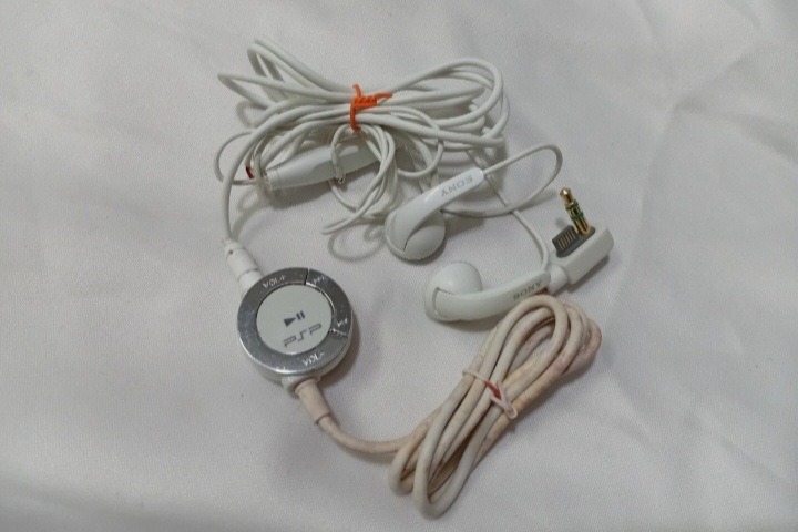 ریموت موزیک سونی PSP به همراه هدفون