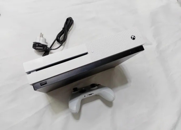 ایکس باکس وان اس 500 گیگ فول بازی لوازم اصل