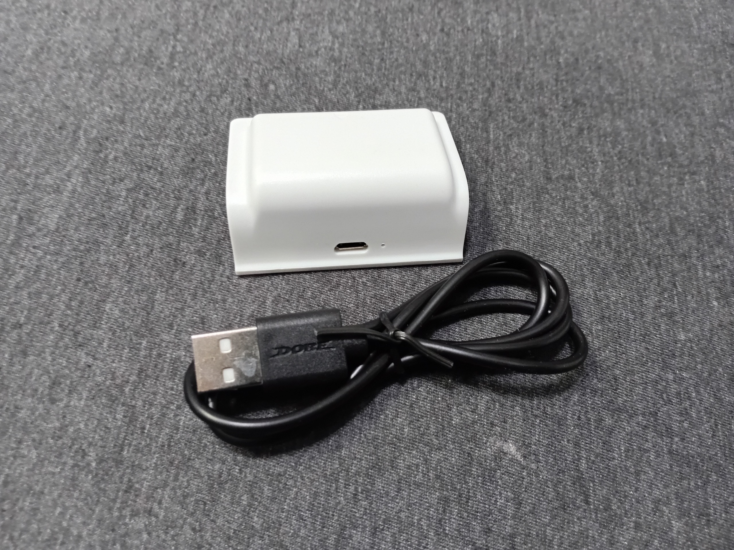 باتری شارژی آکبند دسته xbox one همراه کابل