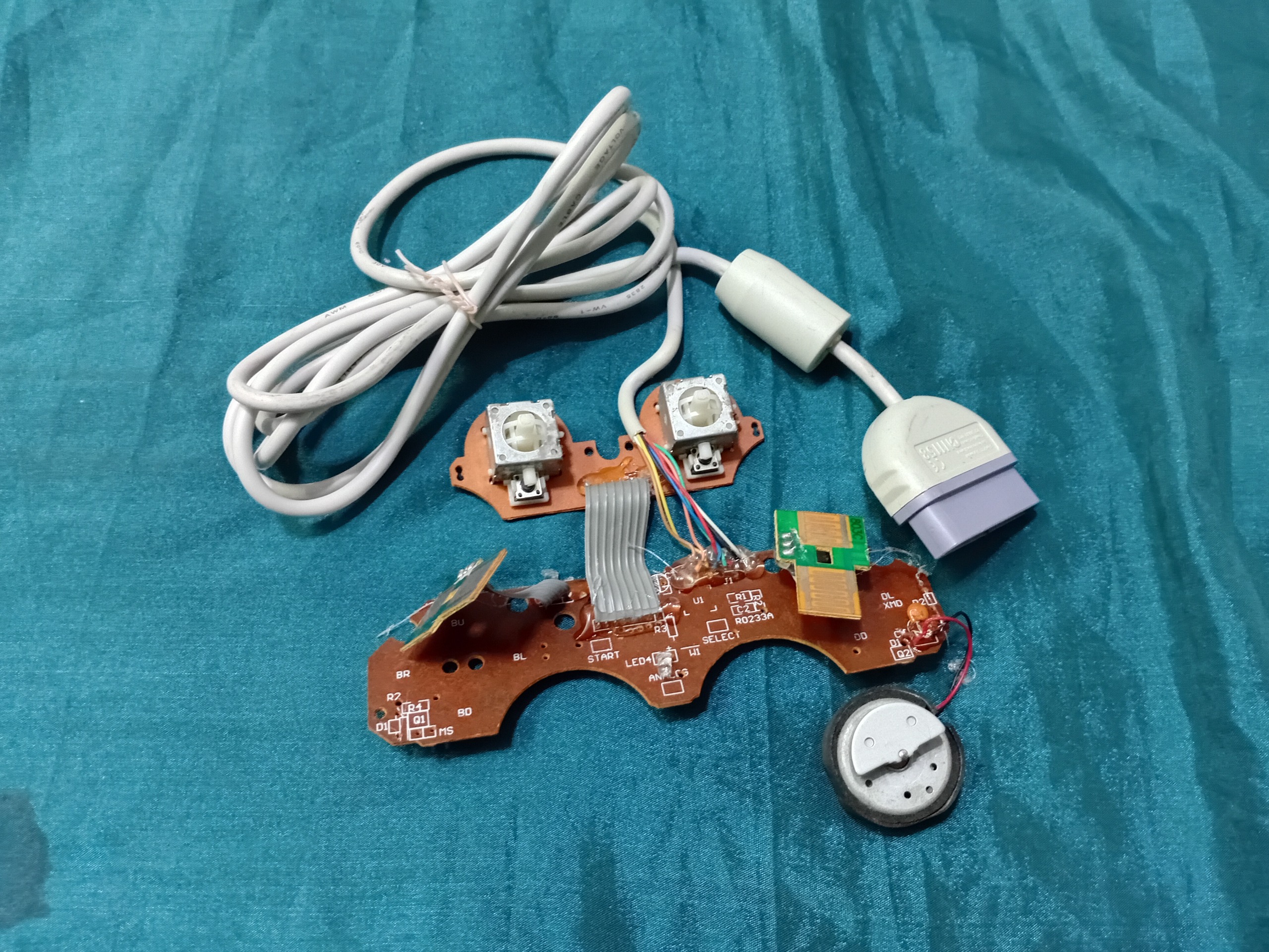 مدار غیر اصل دسته پلی استیشن یک قدیم سالم