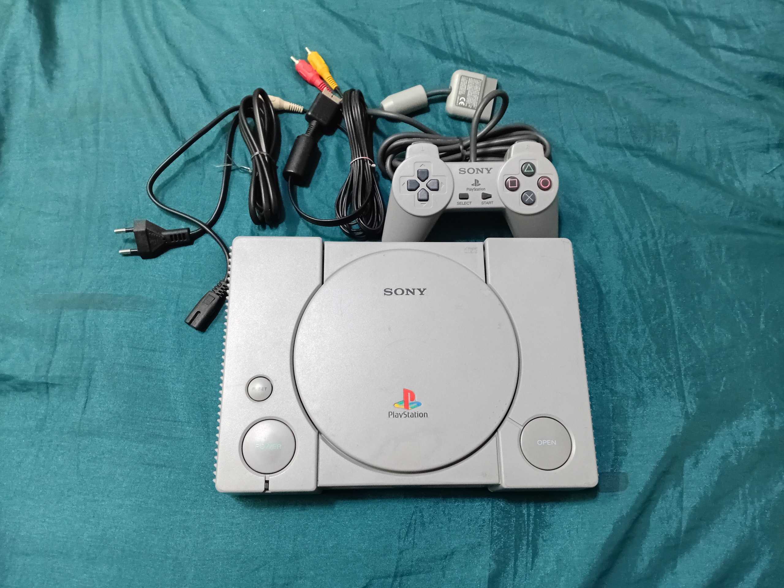 سونی پلی استیشن 1 ژاپنی بزرگ سالم با لوازم