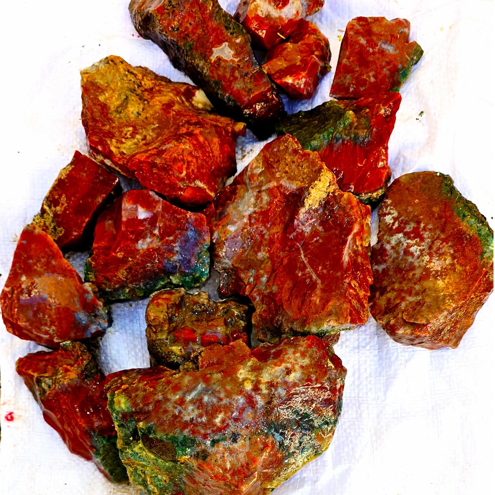 4کیلو جاسبر خونی خوش رنگ باب گوهرتزاشان