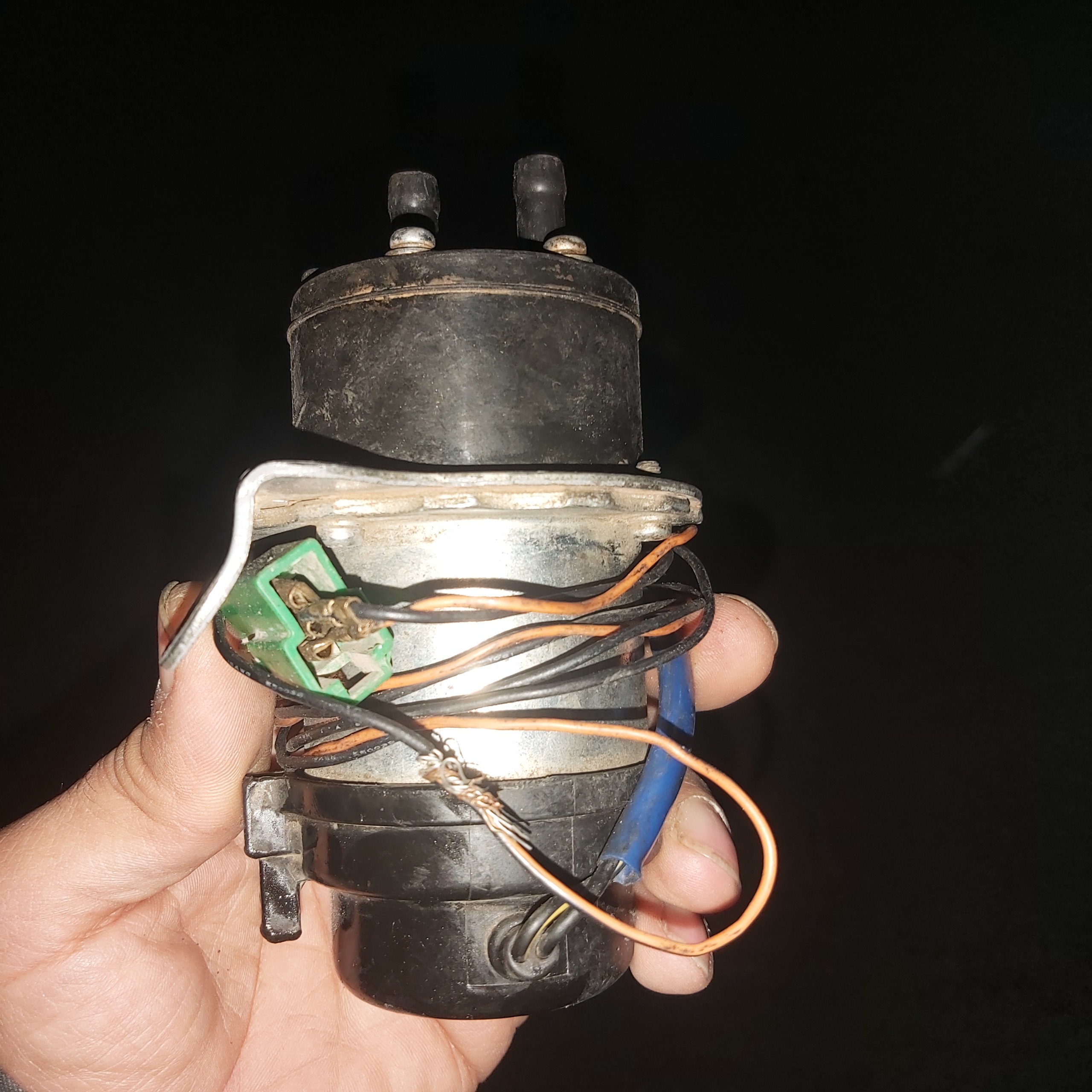 پمپ بنزین برقی میتسوبیشی کاربراتوری