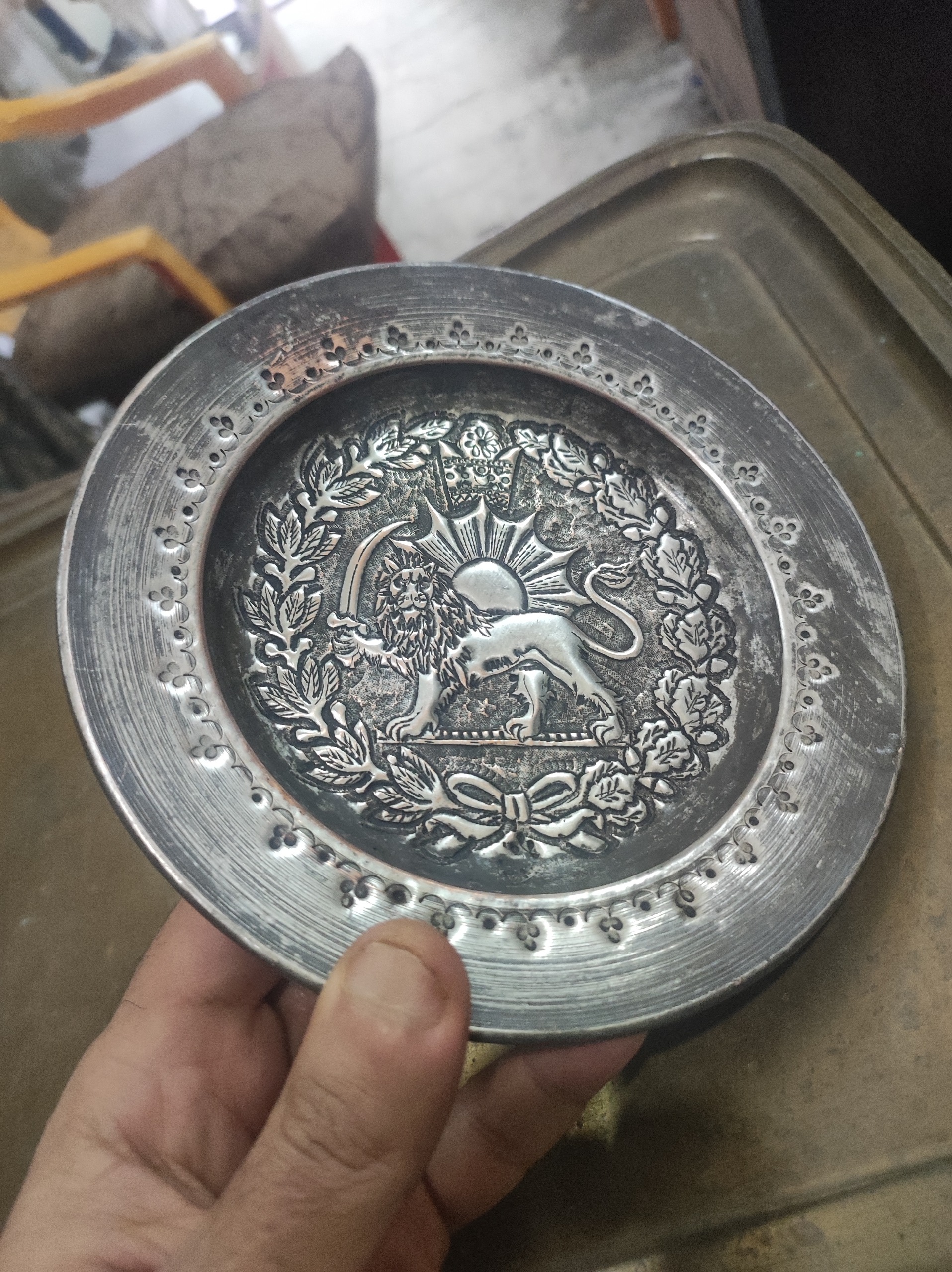زیر استکان طرح کهن مسی گرد