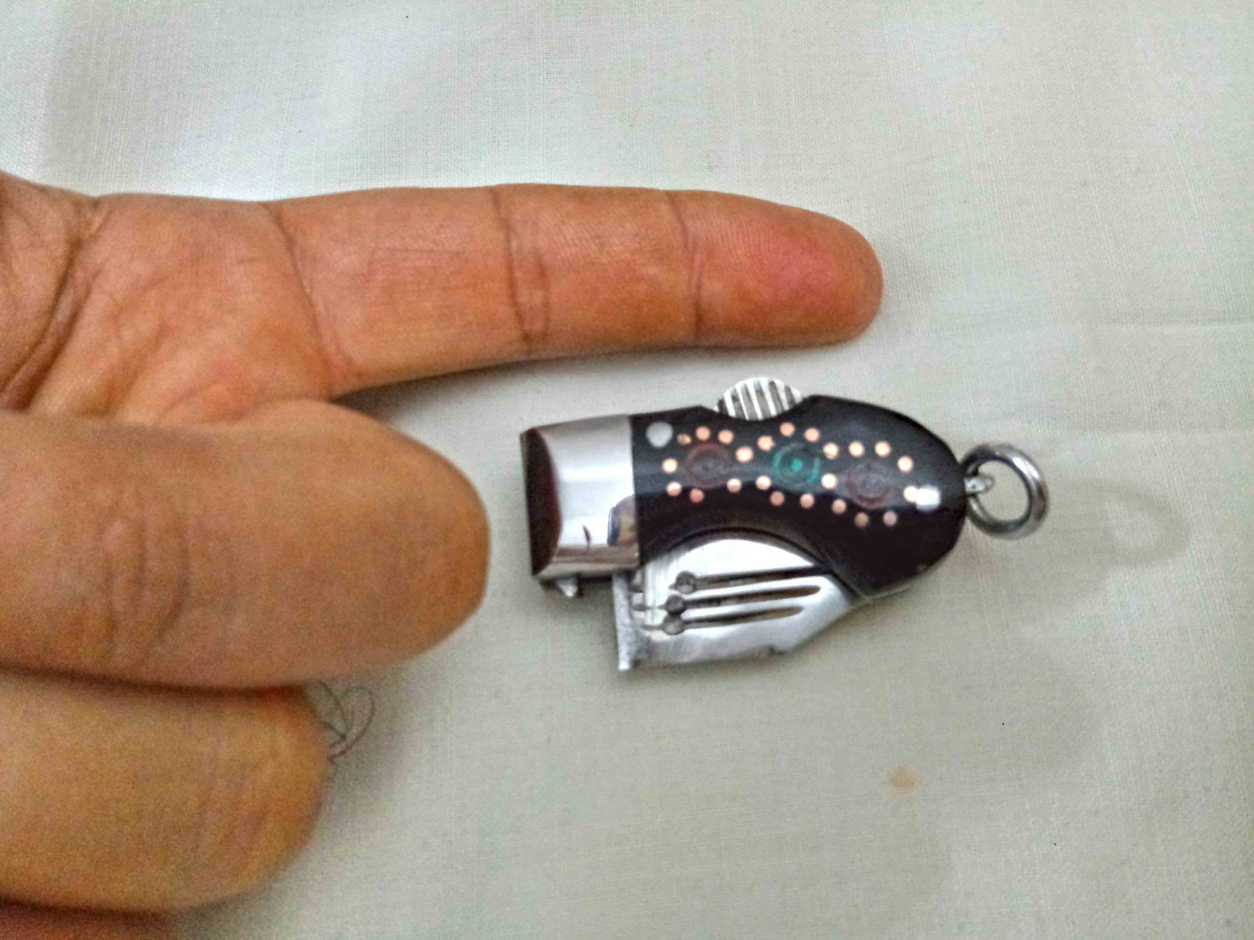 چاقو مینیاتوری بابا بندانگشتی کارخاص3(طبق توضیحات)