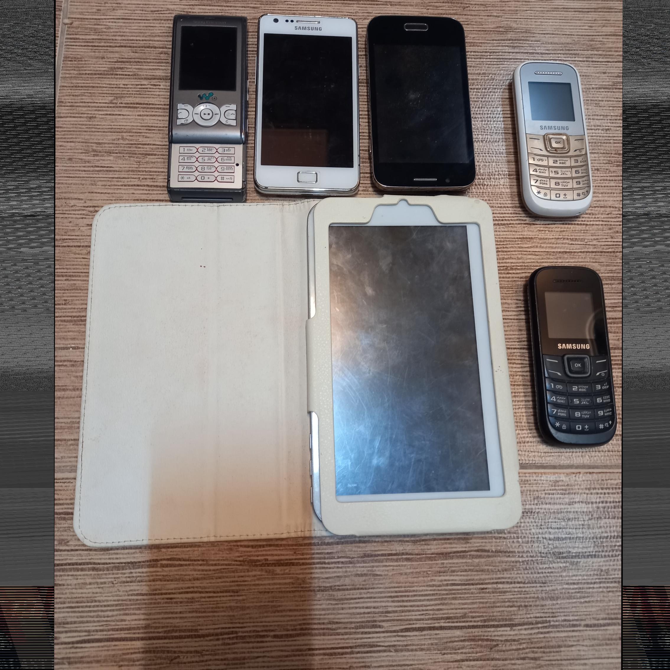 5عددگوشی و یکعددتبلت