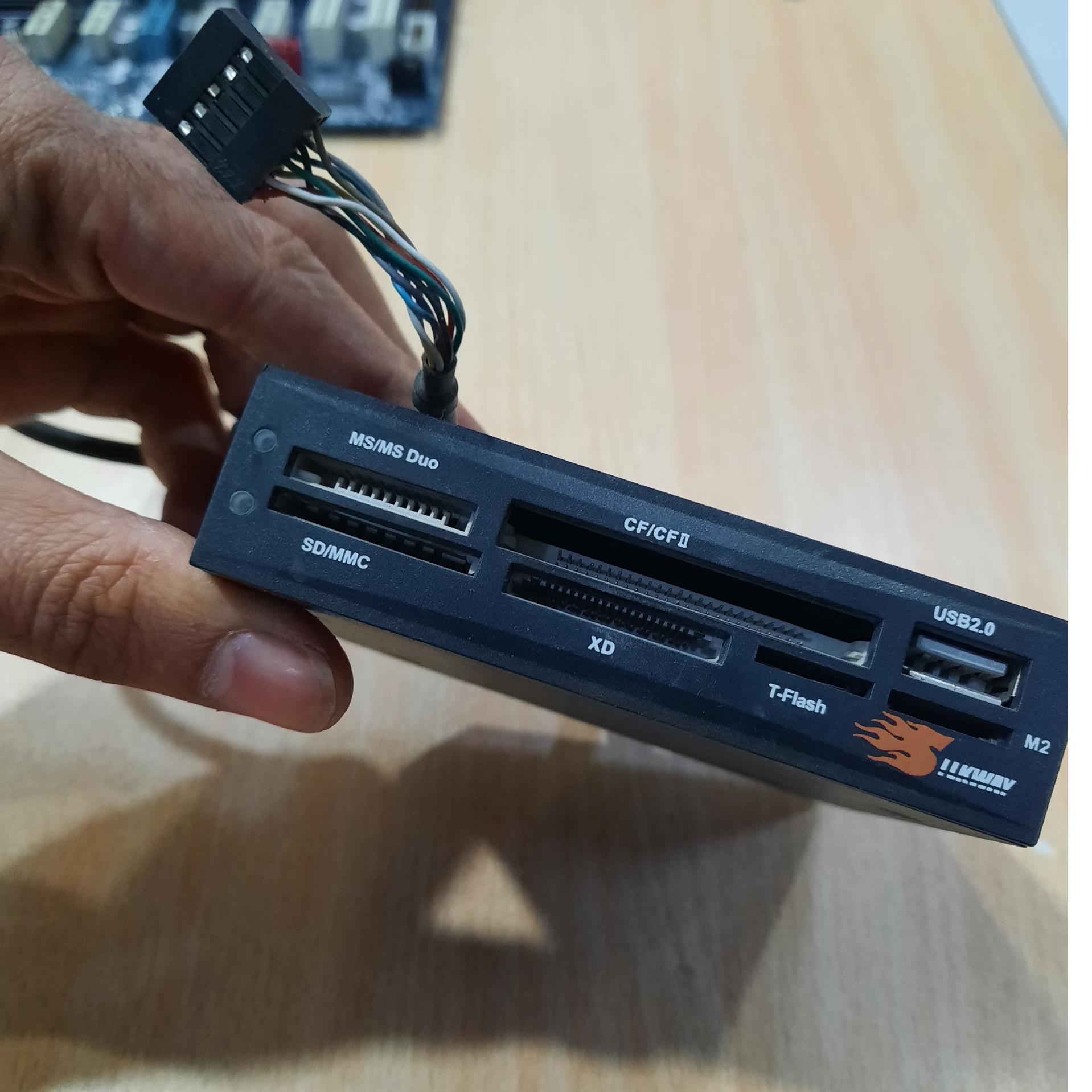 رم ریدر اینترنال داخل کیسی