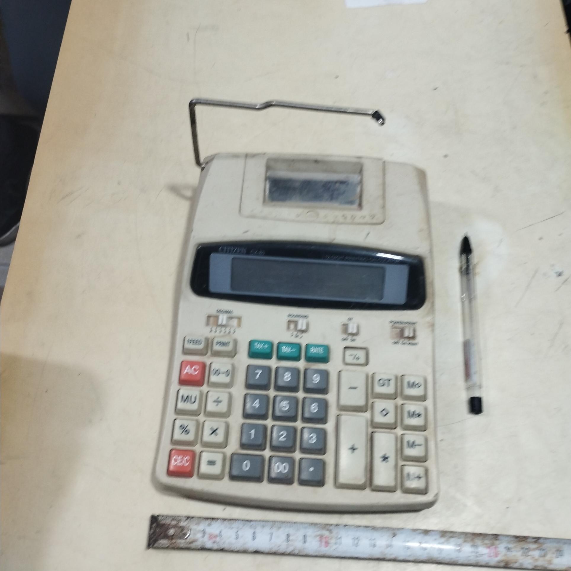 ماشین حساب برقی کوچک تست نشده