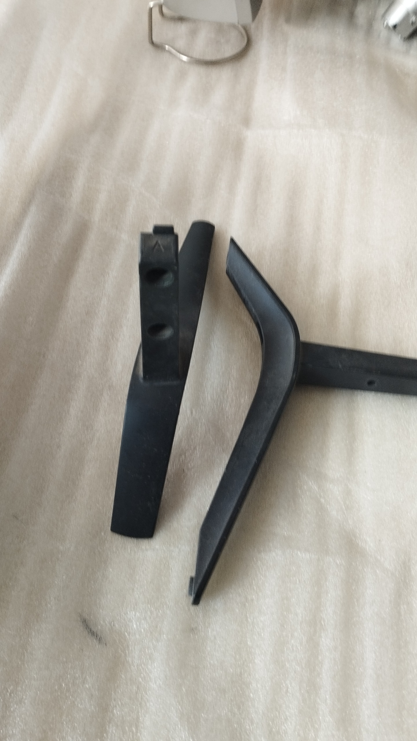 پایه تلویزیونی دوو 42H2100