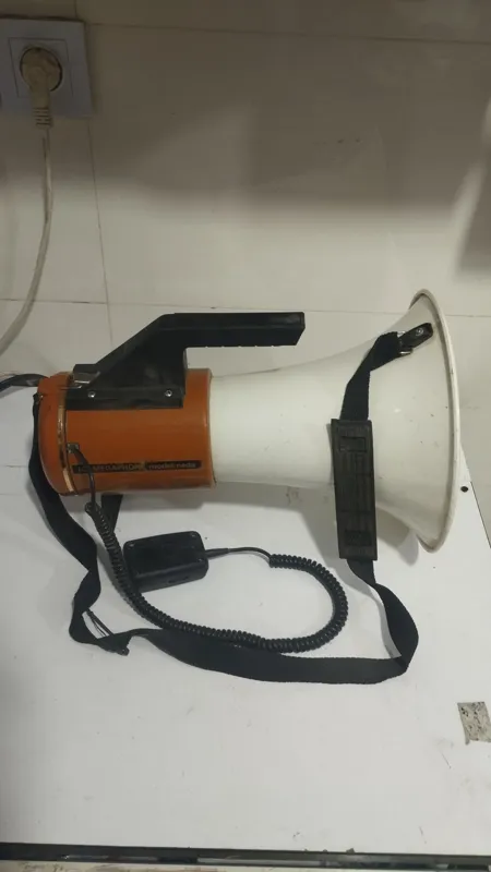 مگافون بلندگوی سیار بزرگ