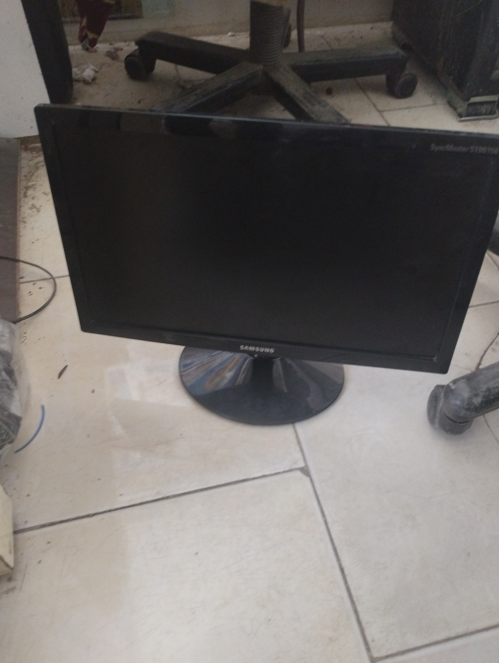قاب کامل بهمراه پایه مانیتور سامسونگ s19b150