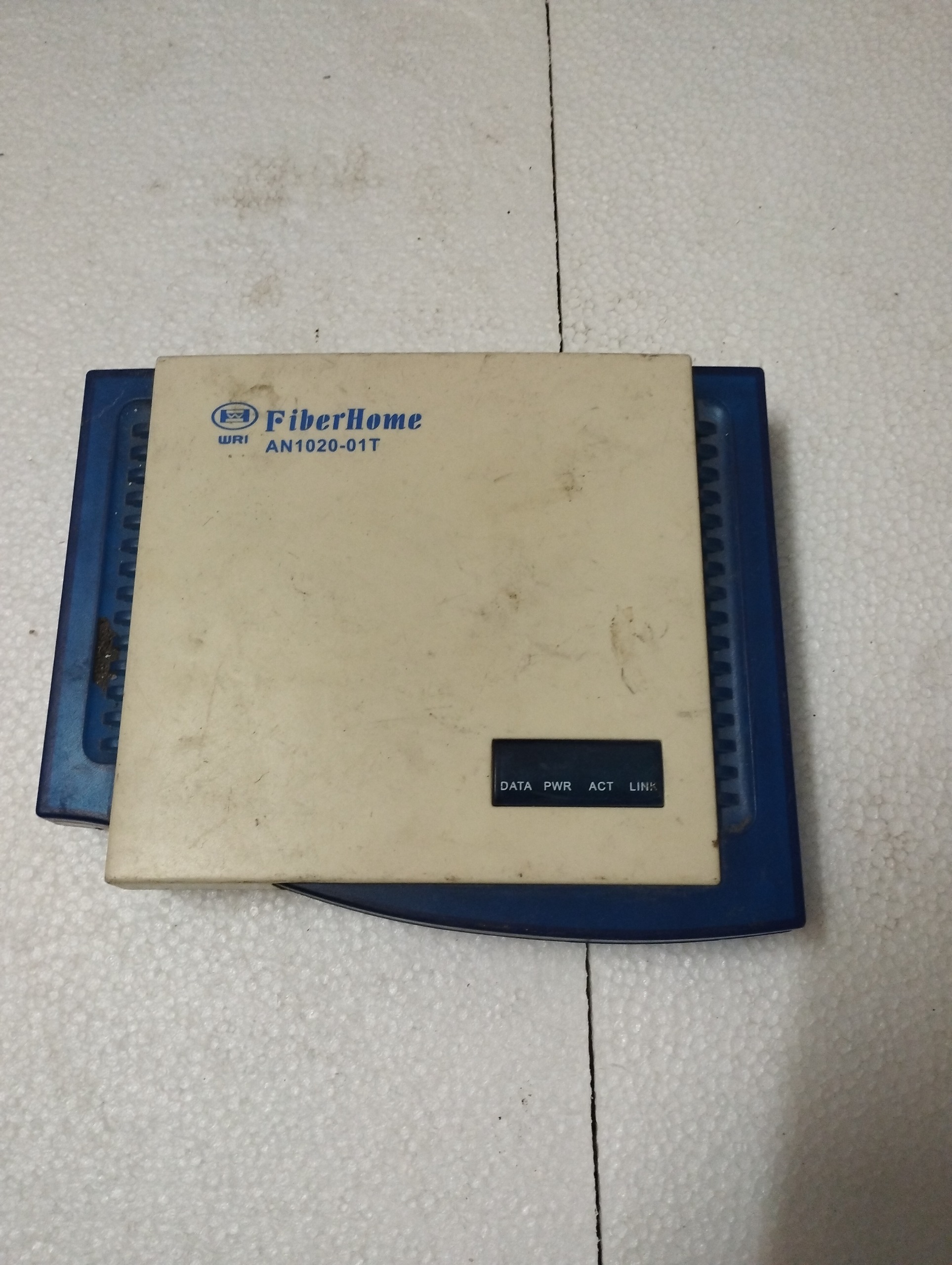 مودم تلفنی خط ثابت fiber home
