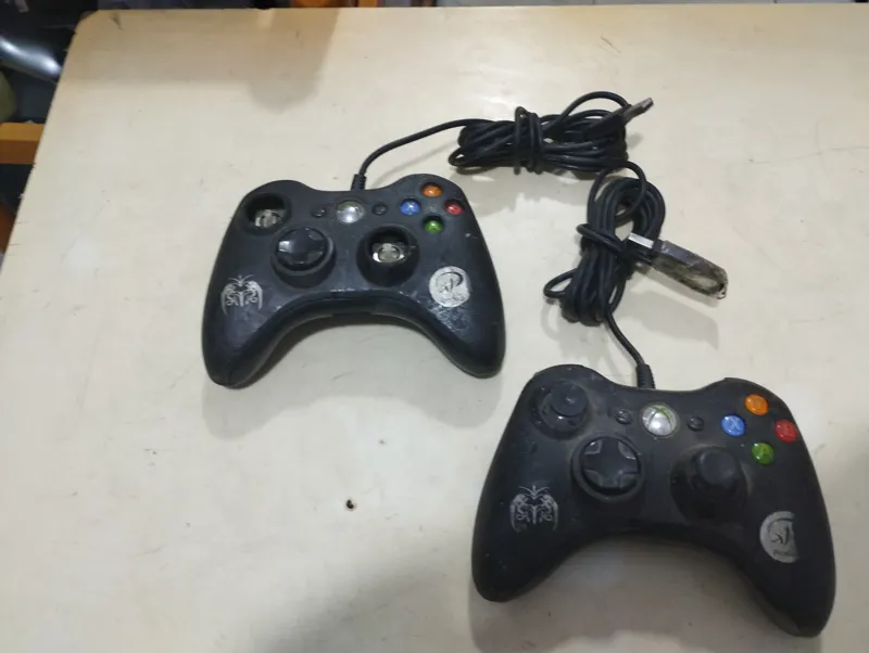 2عدد دسته ایکس باکس360 نیاز به تعمیر