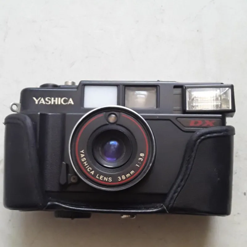 دوربین عکاسی قدیمی یاشیکاmf2