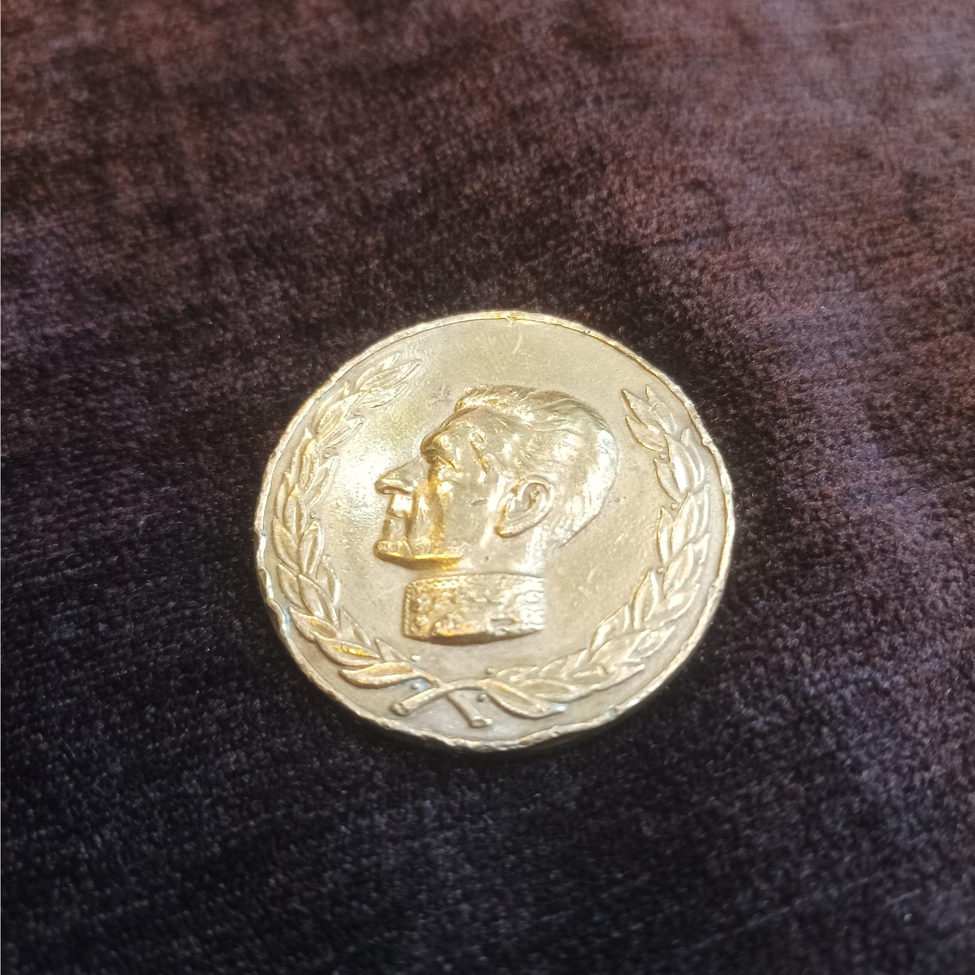 مدال یادبود 2500 سال سلطنت پهلوی خاص