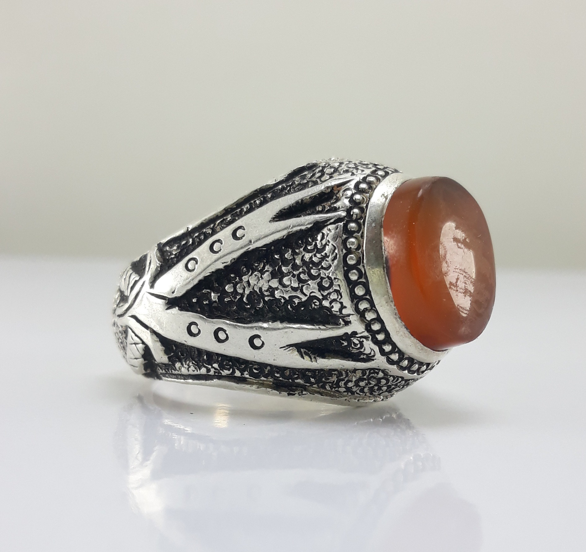 انگشتر نقره دست ساز عقیق یمنی