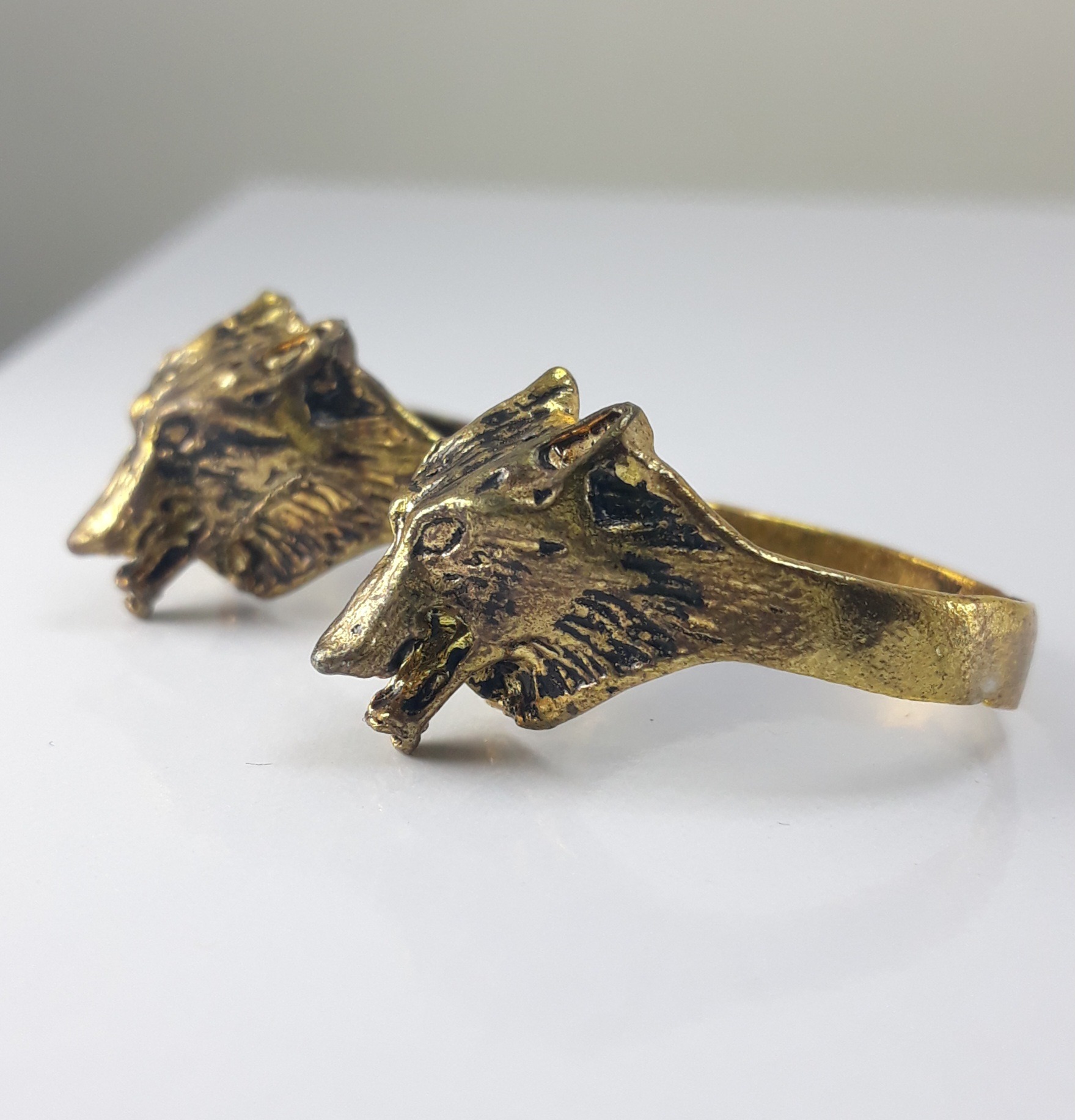 یه جفت انگشتر سر روباه برنجی