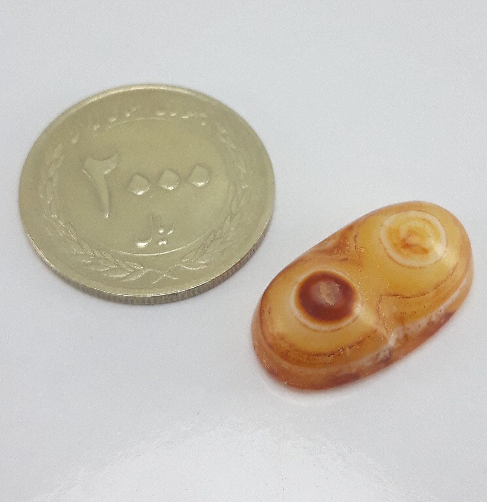 نگین باباقوری دو کوهان معدنی