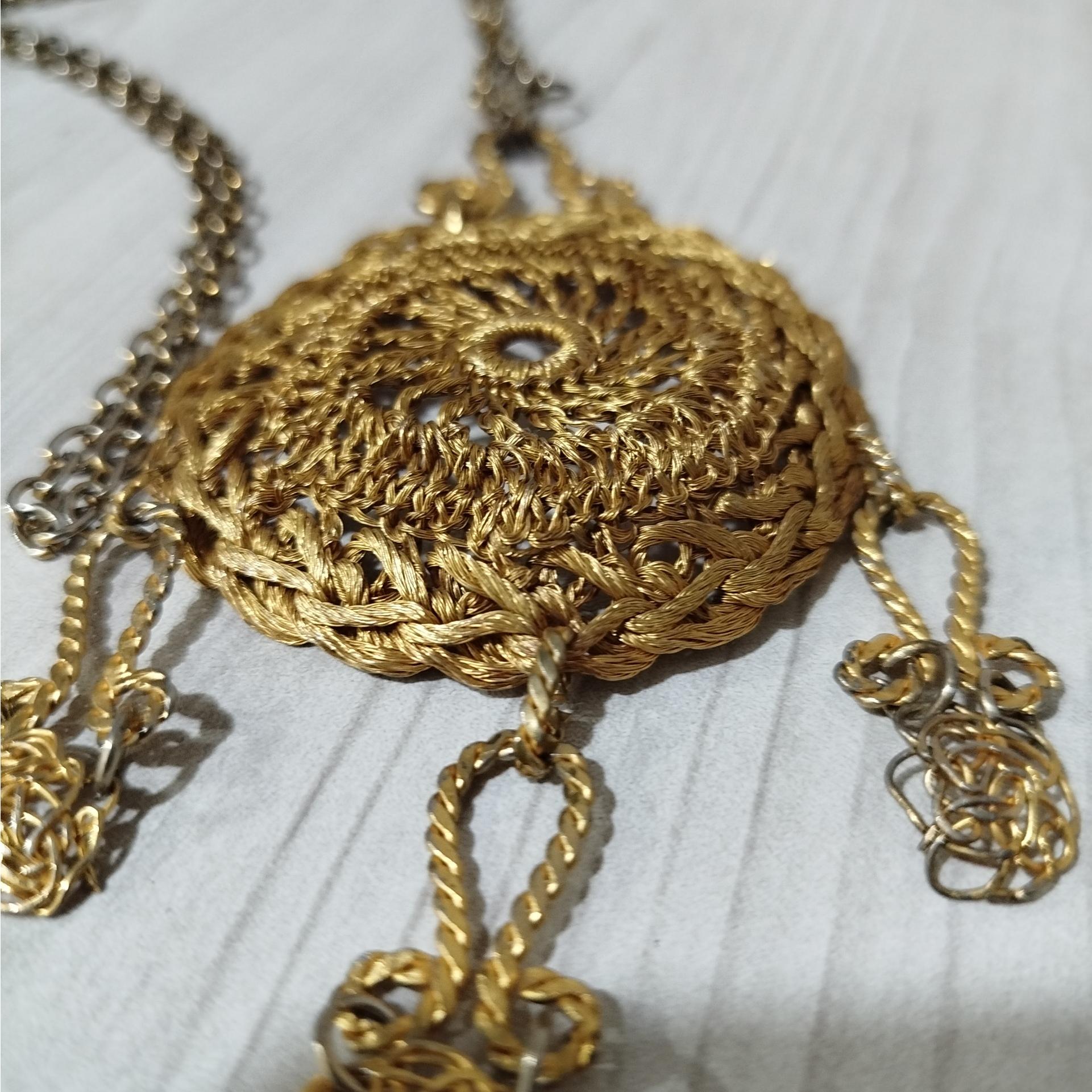 گردنبند خاص و شگفت انگیز