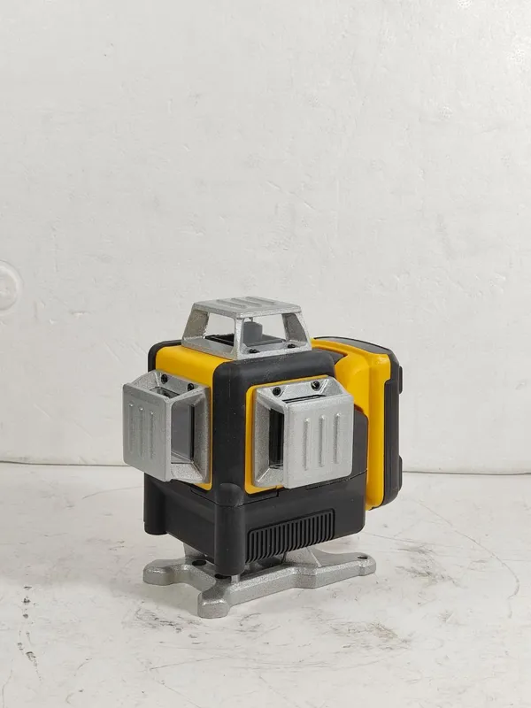 تراز لیزری سه خط 360 درجه طرح دیوالت