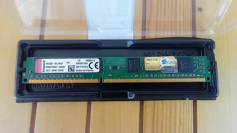 رم کامپیوتر Kingston چهار گیگ باس 1600 DDR3