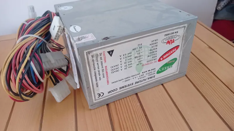 پاور کامپیوتر گرین 20 پین (معیوب توضیحات)