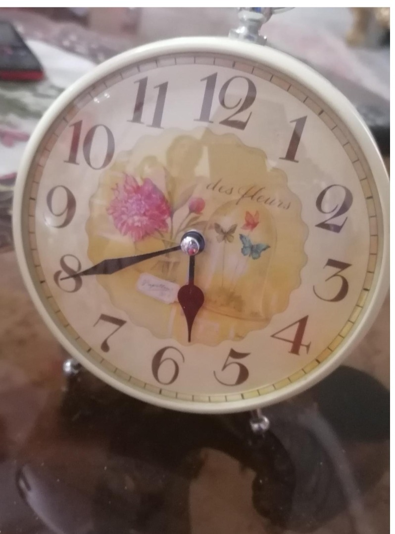 ساعت رومیزی بیصدا