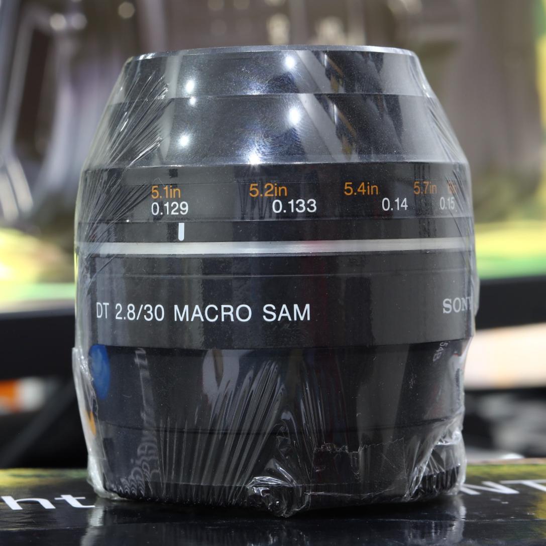 لنز سونی 30mm f2.8 Macro مانت سری A