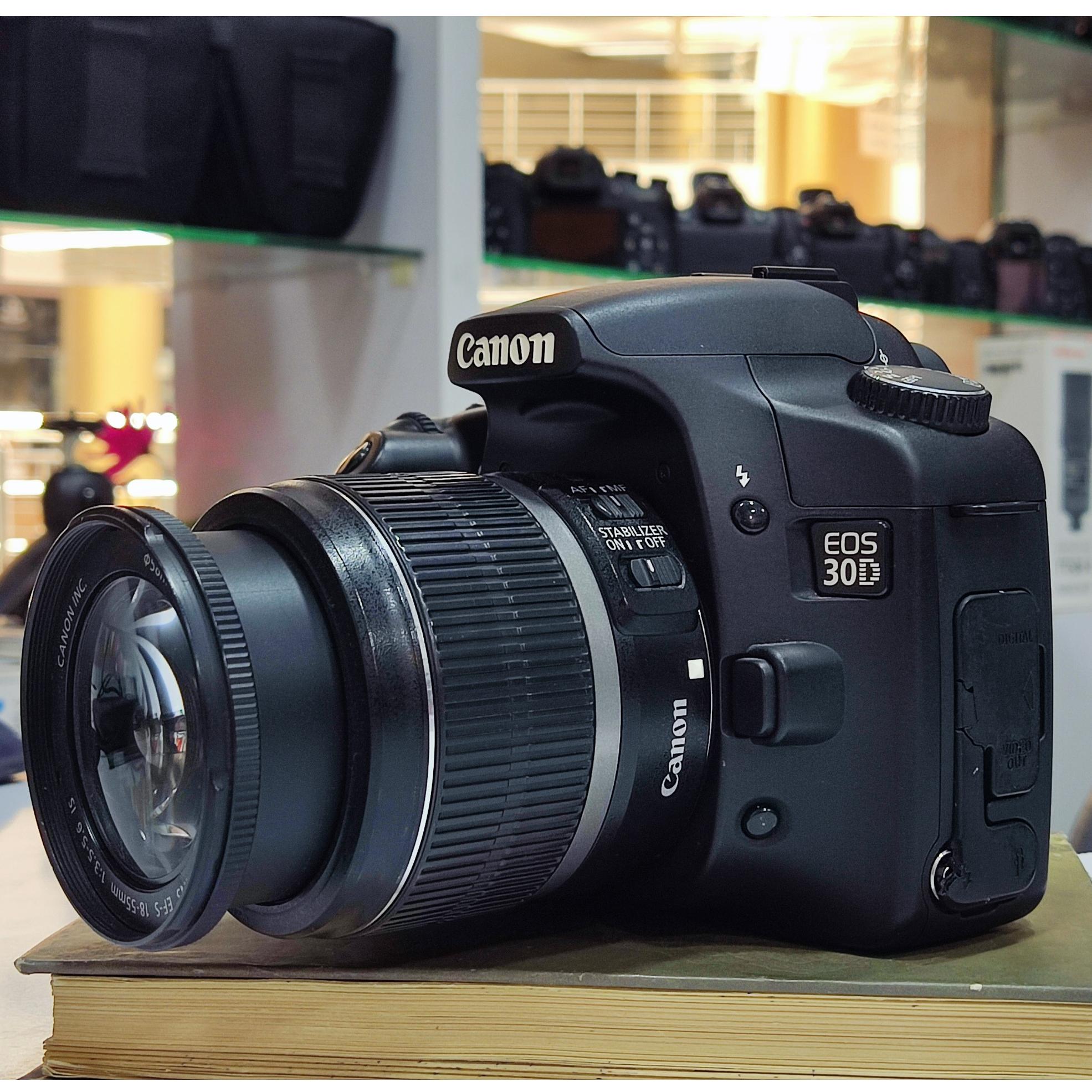 دوربین Canon 30D در حد آک و خییییلی تمییز