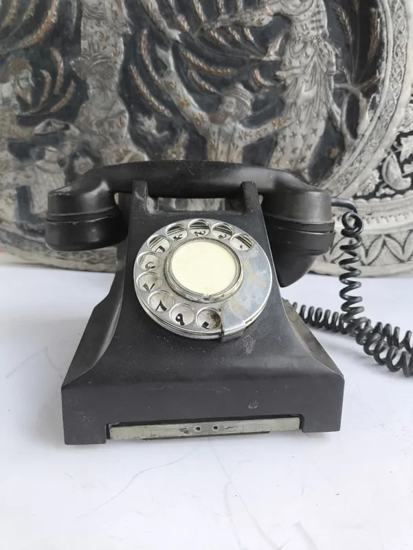 تلفن انگلیسی قدیمی