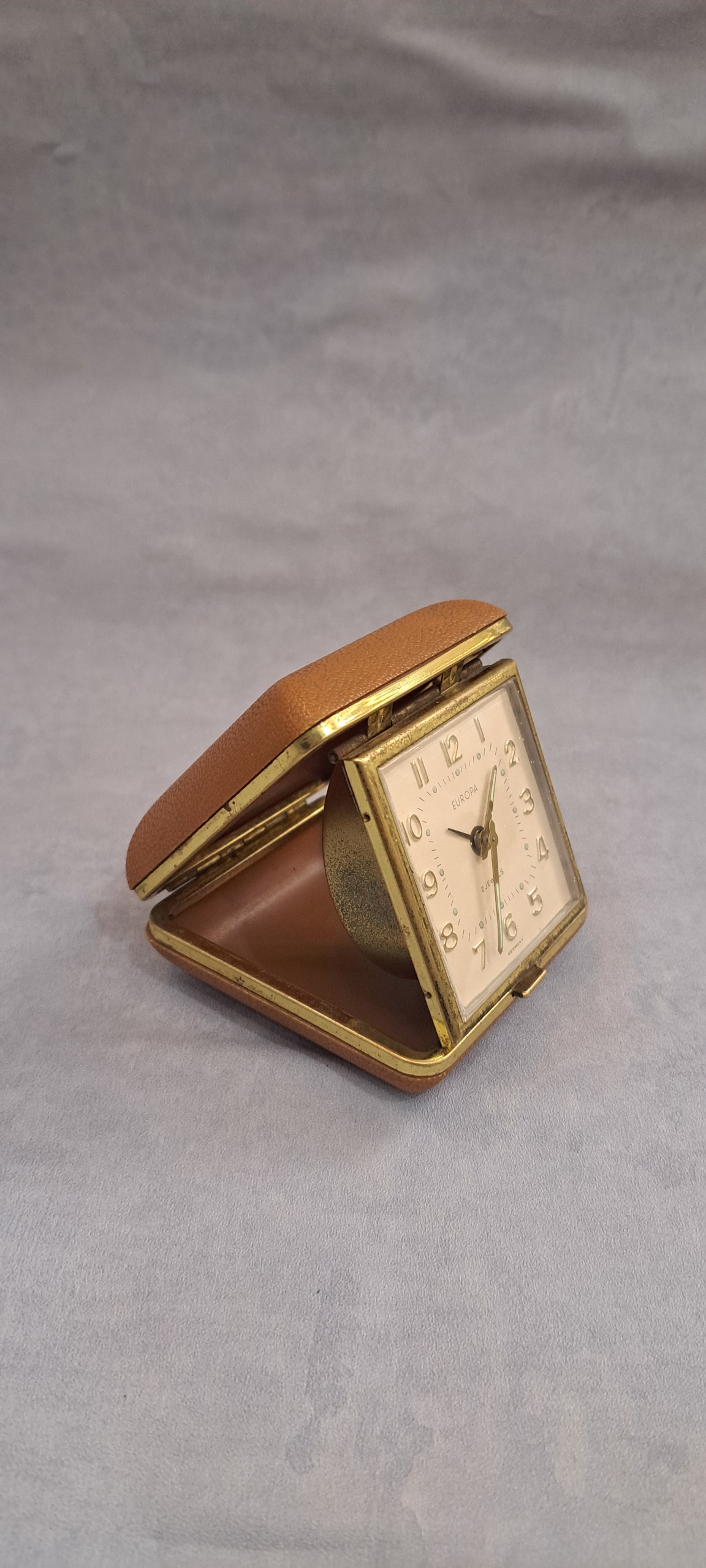 ساعت رومیزی مسافرتی آلمانی