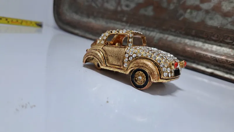 ماشین برنجی نگین کاری