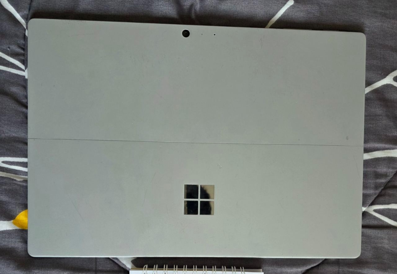 Surface pro 5 ( i5 _ 8GB _ 256GB )