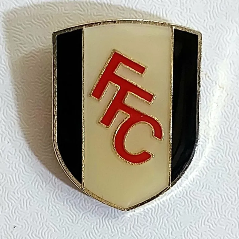 سنجاق سینه تیم فولهام انگلیس اورجینال