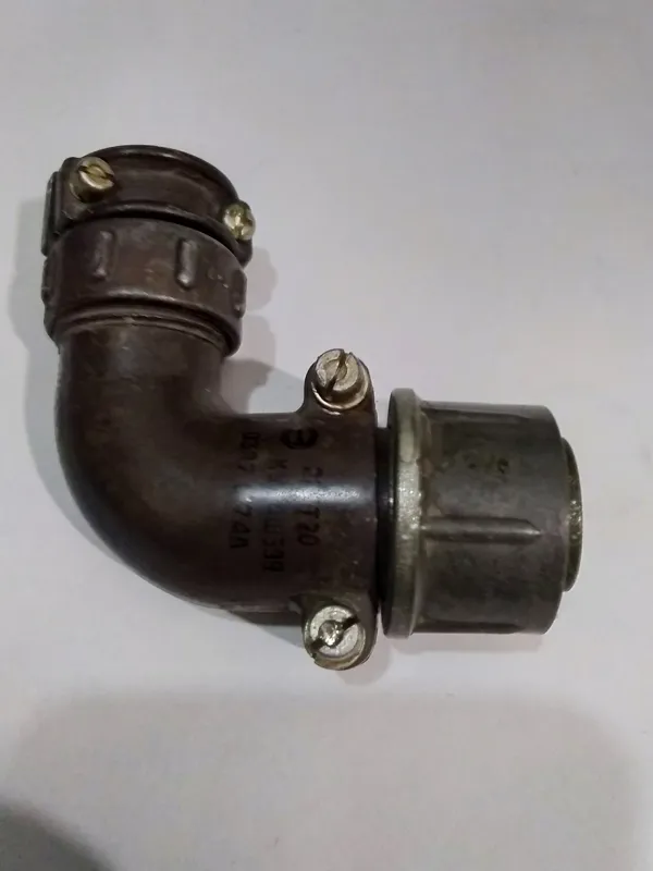 کانکتور مخابراتی زانویی