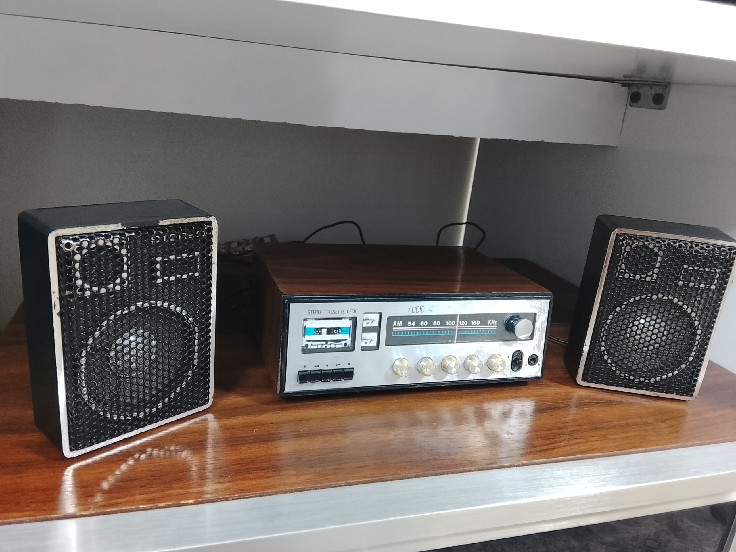 رادیو طرح استریو قدیمی