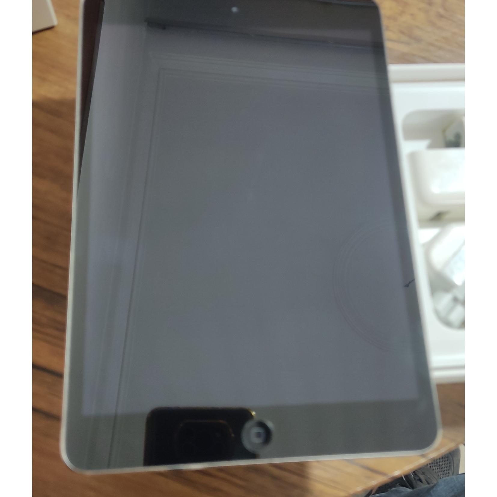 Ipad. 2بسیار تمیز